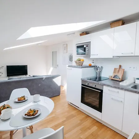 Modern Flat In Iconic Location 아파트