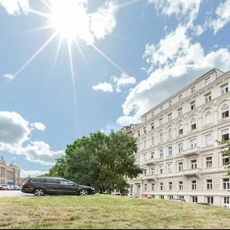 Modern Flat In Iconic Location Prága