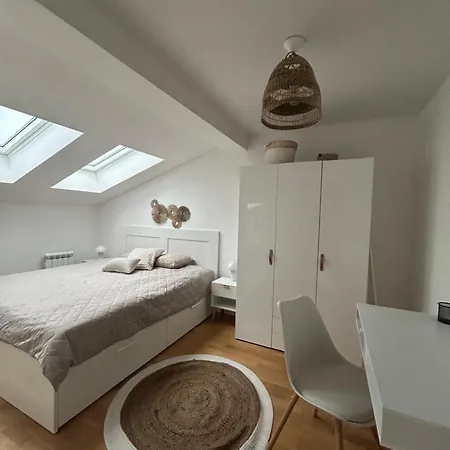 Modern Flat In Iconic Location Prága