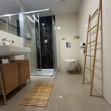 Modern Flat In Iconic Location Apartman