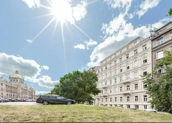 Modern Flat In Iconic Location Praag