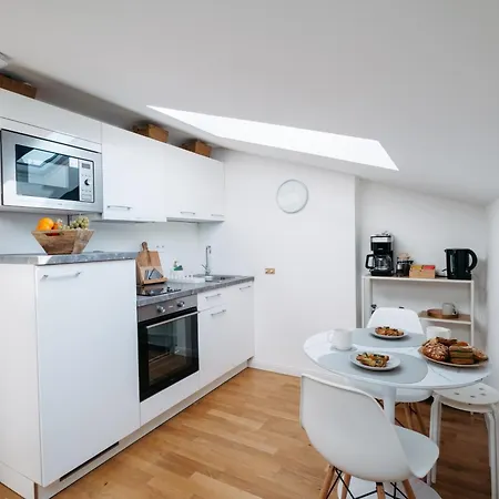 Modern Flat In Iconic Location Lejlighed